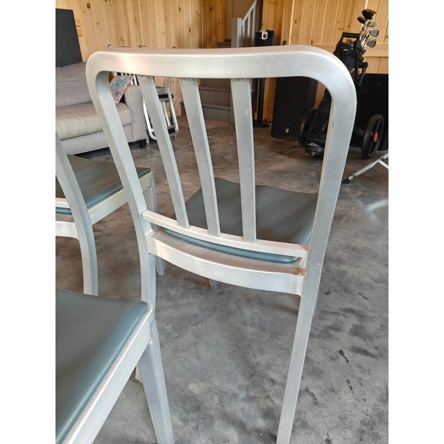 Metal Set of Six Emeco Brushed-Aluminum Chairs. Two Armchairs & Four Side Chairs For Sale - Image 7 of 15