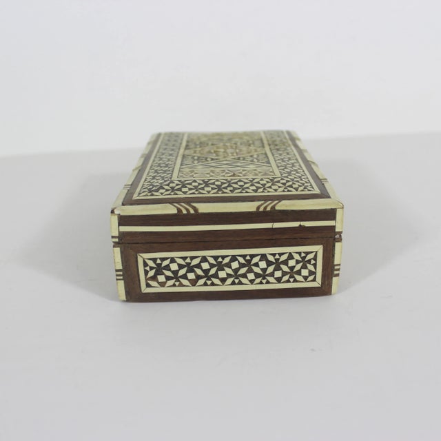 Early 20th Century Early 20th Century Vintage Mother of Pearl and Bone Inlay Box Hinged Lid Wood Box For Sale - Image 5 of 10