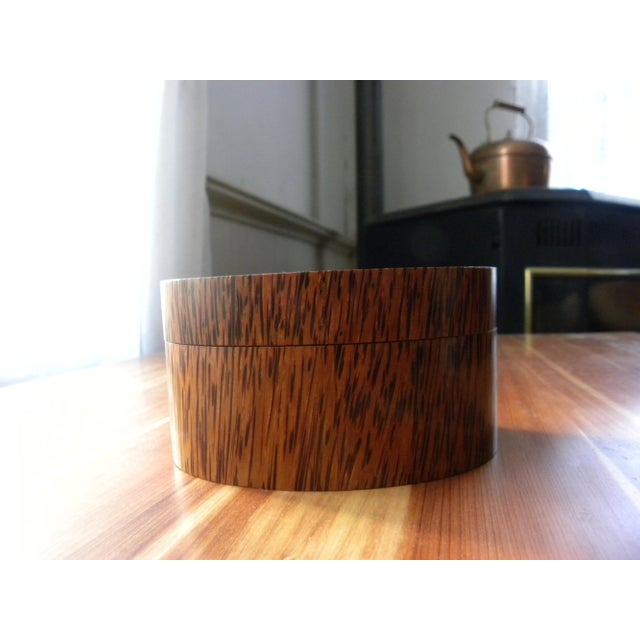 1990s Oval Palm Wood Trinket Box For Sale - Image 4 of 10