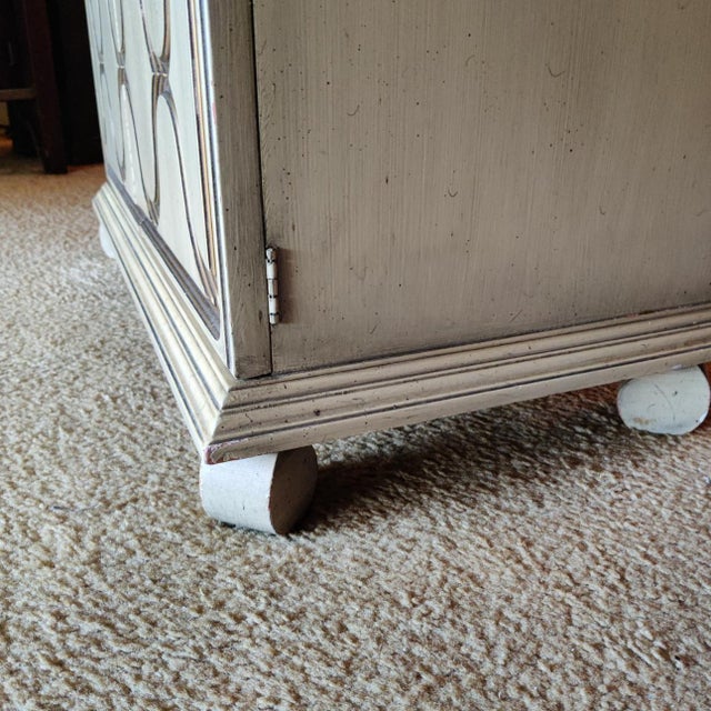 1950s Vintage Heritage Henredon Dorothy Draper España Small Chest Cabinet With Key For Sale - Image 5 of 14