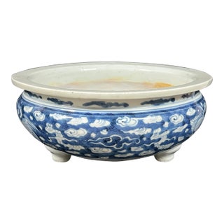 Chinese Art Poprcelain Blue and White Incense Burner Clouds and Birds Design For Sale