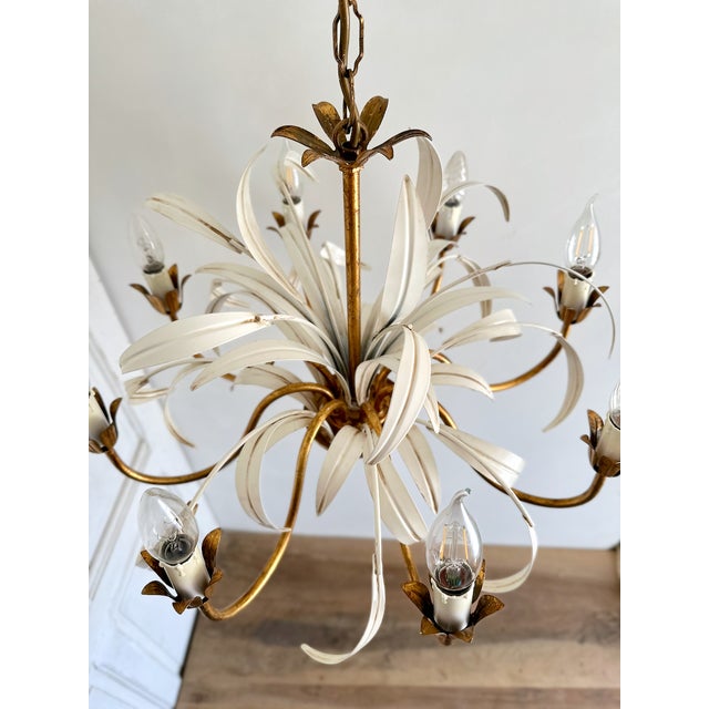 Italian Masca White Tole and Gilt Metal 8-Light Chandelier, 1970s For Sale - Image 13 of 18