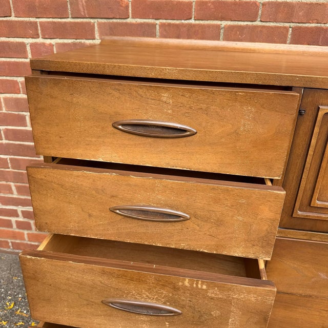 Broyhill Premier Sculptra Magna Walnut Mid-Century Modern Gentleman’s Chest For Sale - Image 9 of 11