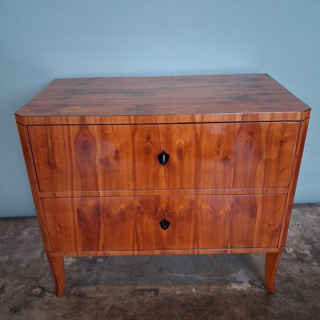 Antique Biedermeier Chest of Drawers in Cherrywood, 1820 For Sale - Image 3 of 18
