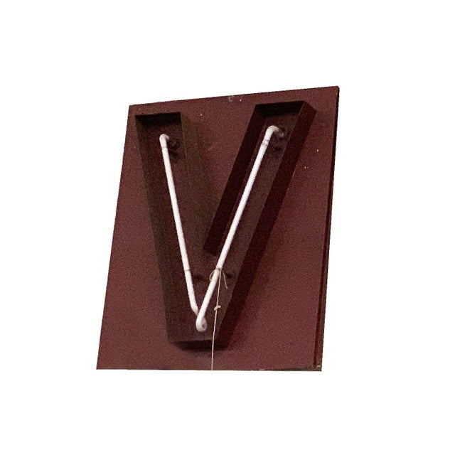 Large Vintage Neon Marquee Letter "V" From Pan-Pacific Auditorium For Sale In Los Angeles - Image 6 of 6