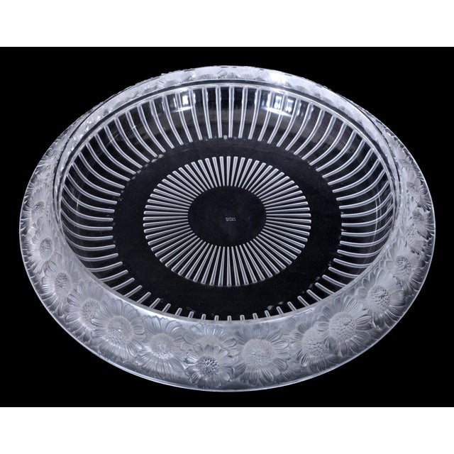 Art Deco Antique French Art Deco Large Crystal Glass "Marguerites" Bowl by Lalique, 1930s For Sale - Image 3 of 9