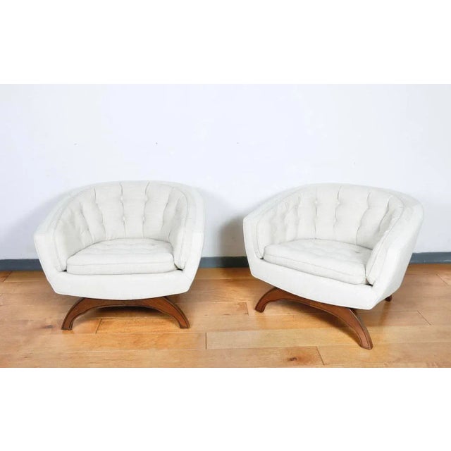 1950s 1950s Mid Century Kroehler Style Pair of Barrel Chairs For Sale - Image 5 of 11