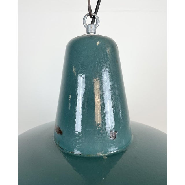Mid-Century Modern Industrial Green Enamel Factory Lamp, 1960s For Sale - Image 3 of 15