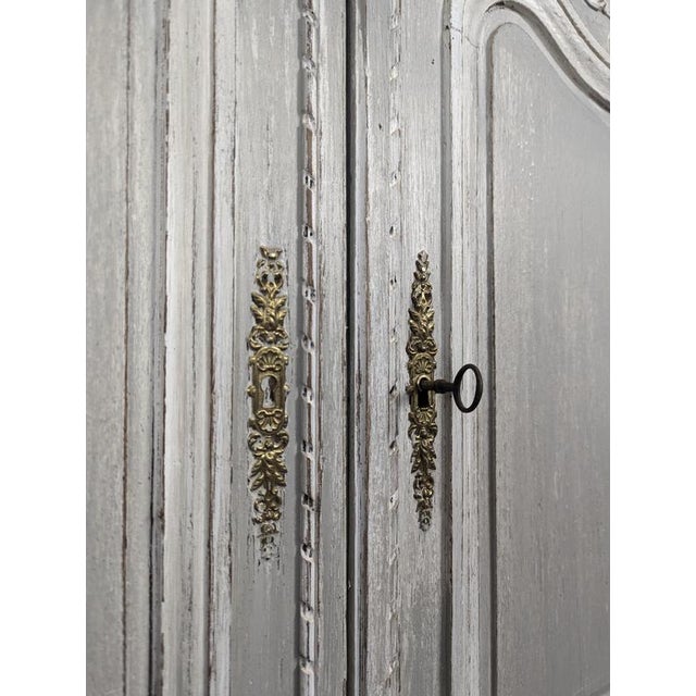 Louis XIII Buffet with Twisted Columns in Grey Oak For Sale - Image 10 of 11