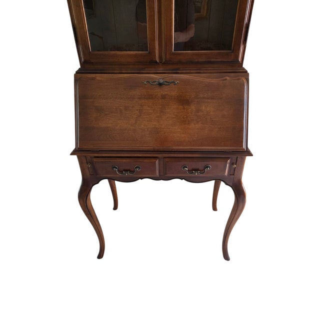 Desk is in excellent condition. Minor ware. Please see photos as they are considered part of the description. Ethan Allen...