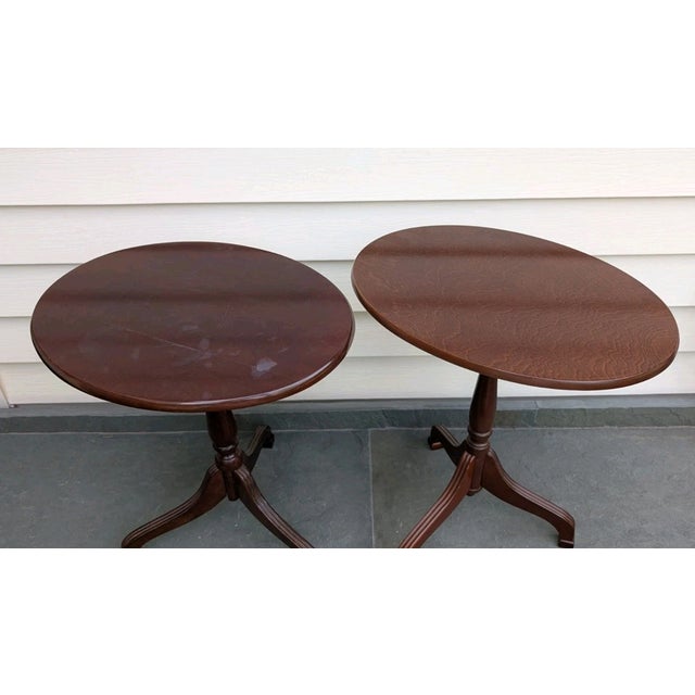 Mid-Century Modern Vintage Bombay Company Tilt Top 90s Oval End Side Accent Side Stand Table For Sale - Image 3 of 7