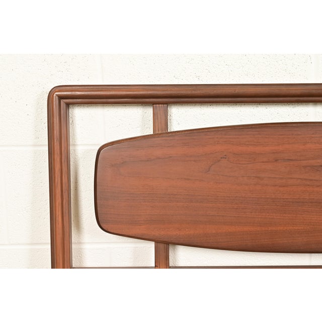 Lane Rhythm Mid-Century Modern Sculpted Walnut Twin Size Headboards, Pair For Sale In South Bend - Image 6 of 10