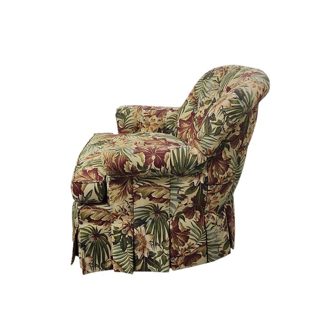Superb Thomasville Palm Beach style armchair in excellent condition. Tropical fabric with no stains or tears, apron and...