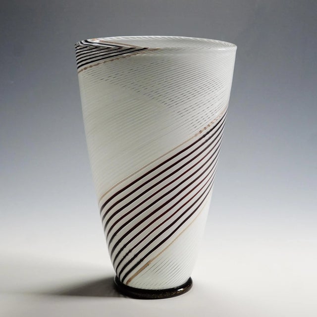 Dino Martens for Aureliano Toso Vase in Filigree Glass Ca. 1950s For Sale - Image 10 of 10