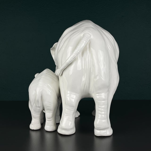 White Porcelain Figurine of Elephant and Baby by Artepiu Este, Italy, 1990s For Sale - Image 9 of 13