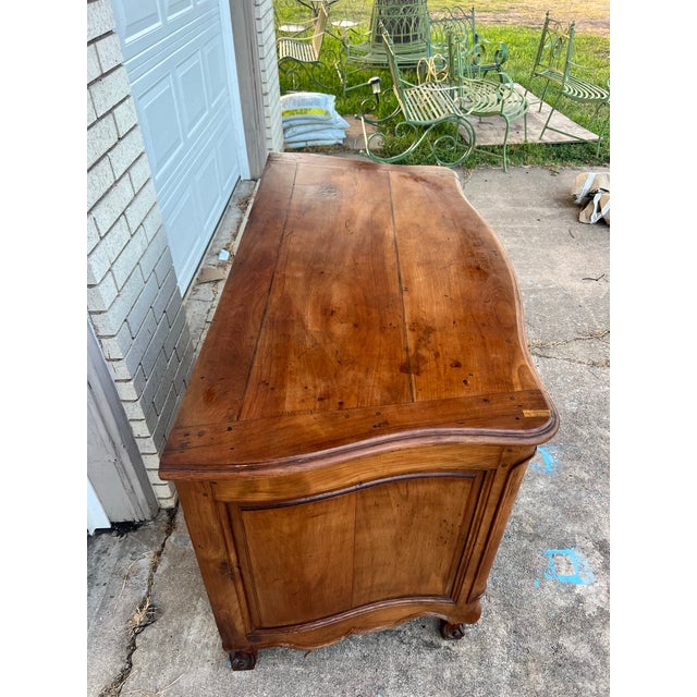 French French 18th Century Louis XV Solid Walnut Château Period Commode For Sale - Image 3 of 5
