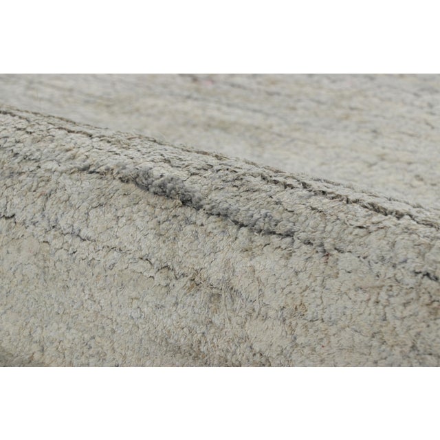 Textile Rug & Kilim’s Oversized Modern Textural Rug in Gray Tones For Sale - Image 7 of 8