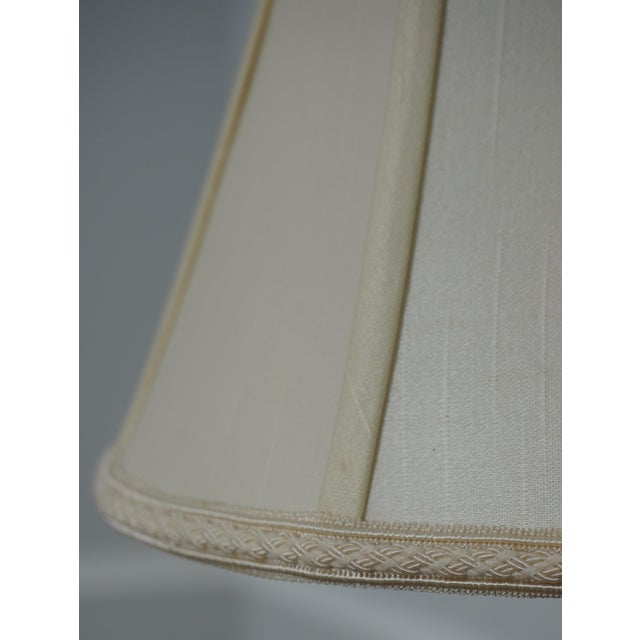 Virginia Metalcrafters 1990s Virginia Metalcrafters Colonial Williamsburg Brass Table Candlestick Lamps - a Pair For Sale - Image 4 of 9