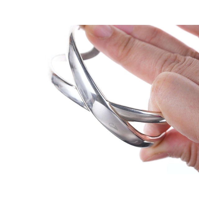Contemporary Retired James Avery Sterling X Infinity cuff bracelet For Sale - Image 3 of 10