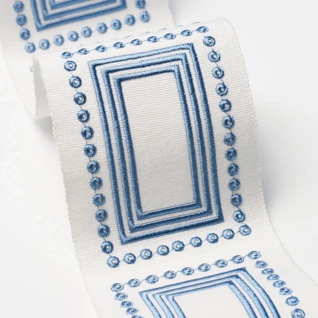 Contemporary SAMPLE - Schumacher X Paloma Contreras Porte Parisien Trim In Porcelain For Sale - Image 3 of 4