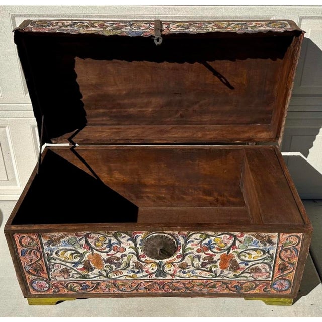 Museum-Quality 18th Century Peruvian Spanish Colonial Polychromed Leather Dowry Trunk/ Chest For Sale - Image 10 of 18