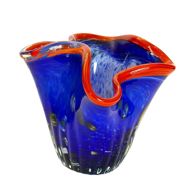 Charming Hand-Blown Small Ruffled Blue Handkerchief Vase With Red Rim in the Style of Dave Chihuly For Sale - Image 4 of 14