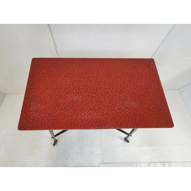 Mid-Century Modern Vintage Rolling Serving Table in Tapered Steel and Faux Leather, 1960s For Sale - Image 3 of 9