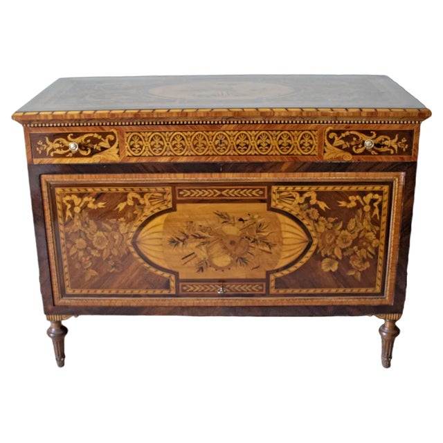Northern Italian Inlaid Maggiolini Chest of Drawers For Sale