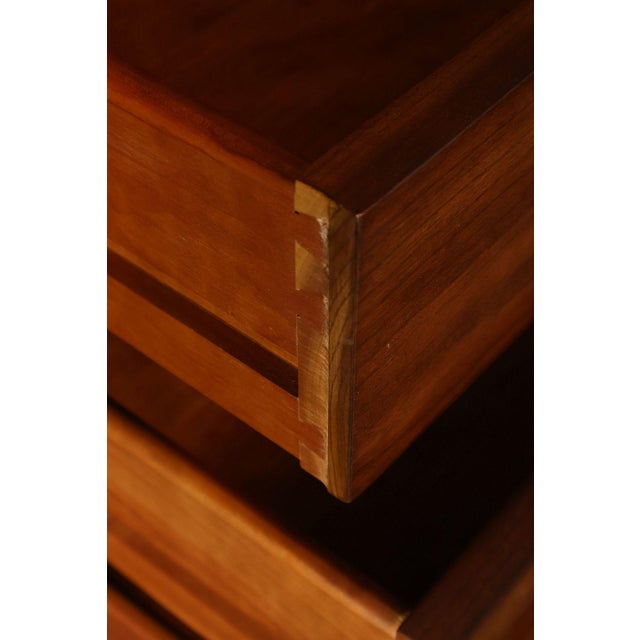 Stickley Stickley Traditional Style Cherry Breakfront China Cabinet For Sale - Image 4 of 18
