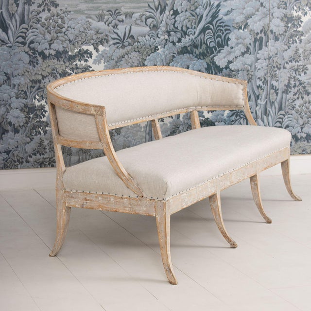 Early 19th Century 19th C. Swedish Gustavian Painted Barrel Back Sofa Bench With Splayed Legs For Sale - Image 5 of 18