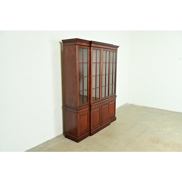 Henkel Harris Henkel Harris Georgian Carved Mahogany Lighted Breakfront Bookcase Cabinet For Sale - Image 4 of 18
