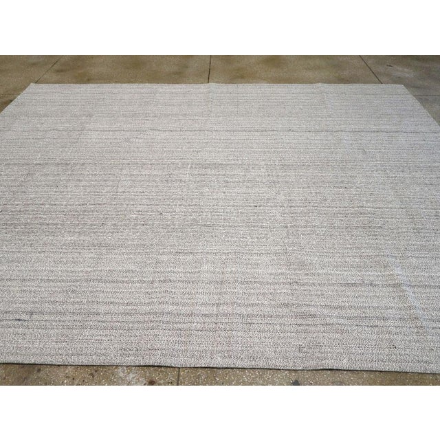 Galerie Shabab Collection Mid-20th Century Turkish Flatweave Kilim Carpet For Sale - Image 4 of 8