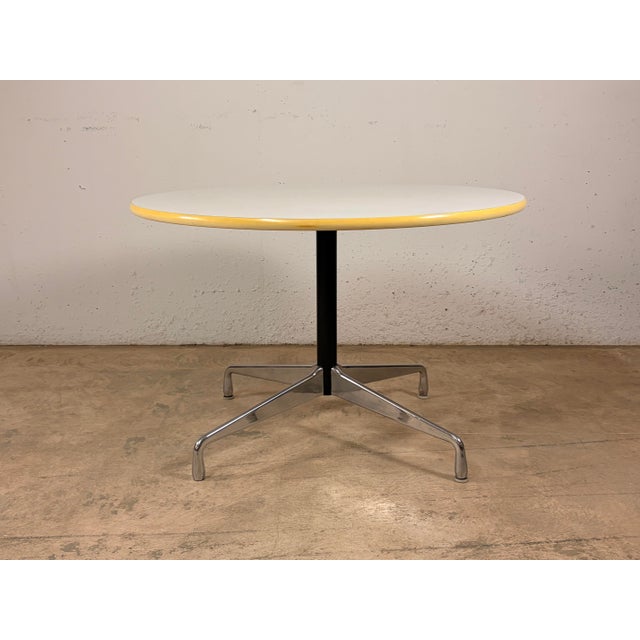 Eames Contract Table by Charles & Ray Eames for Vitra, 1980s, in Good conditions. Designed 1950 to 1959 This piece has an...