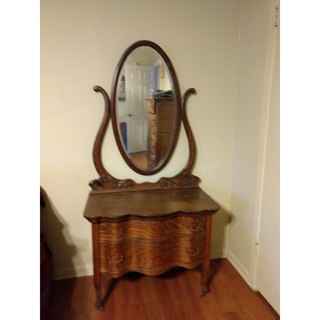 1800 S Antique Dresser With Mirror On Wheels