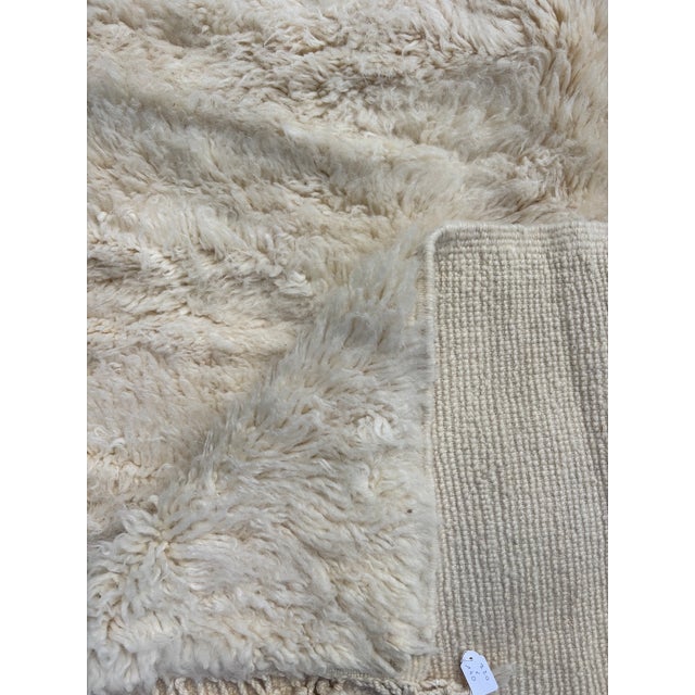 Minimalist Moroccan Mrirt Wool Rug For Sale - Image 10 of 10