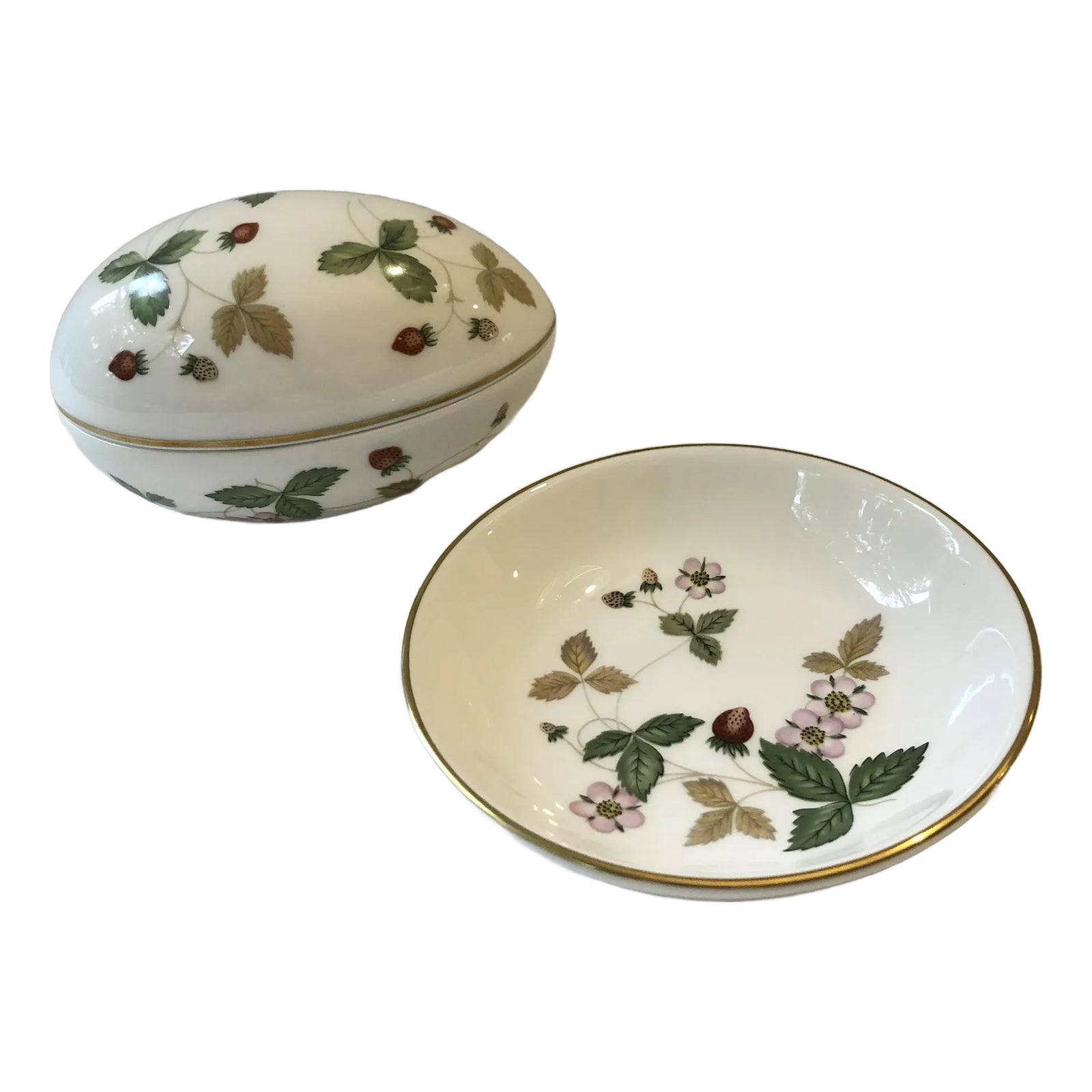 1980s Vintage English Wedgwood “Wild Strawberry” Lidded Egg Box