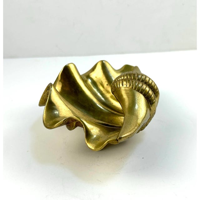 Vintage Brass Clamshell Dish – Hollywood Regency Seashell Catchall Bowl For Sale - Image 4 of 11