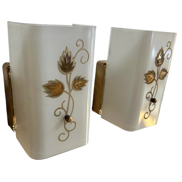 Bronze Mid Century Painted Gold Floral Leaf Pattern Sconces, Circa 1950 For Sale - Image 8 of 10