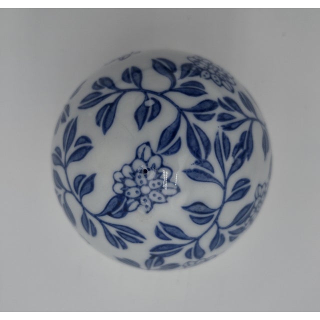 Late 20th Century Late 20th Century Chinese Blue & White Hand-Painted Porcelain Floral Sphere For Sale - Image 5 of 6
