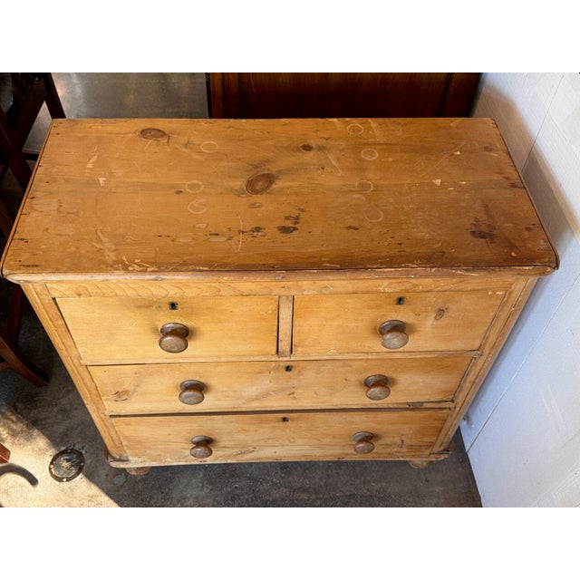 English 19th Century English Pine Chest of Drawers For Sale - Image 3 of 12