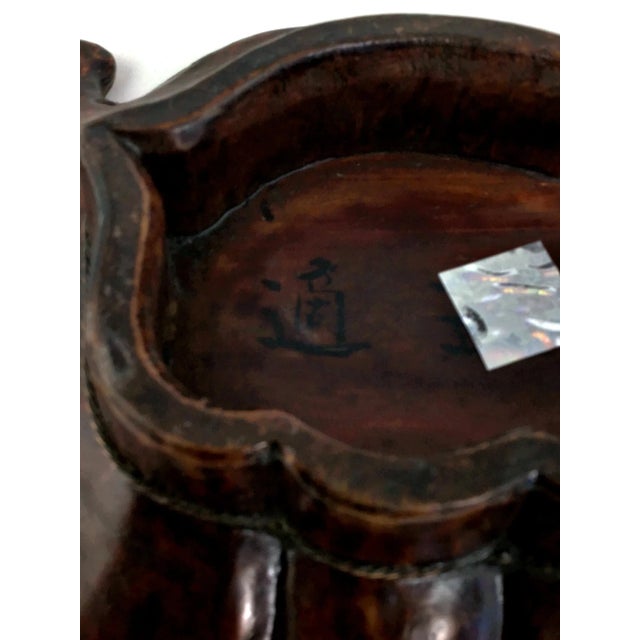 1900s Chinese Wood Platter Tray With Gold Painting For Sale - Image 11 of 13