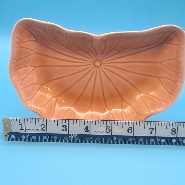 1990s Vintage Metlox Poppytrail Lotus Dinner & Salad Plates With Mug - 6pcs For Sale - Image 5 of 7