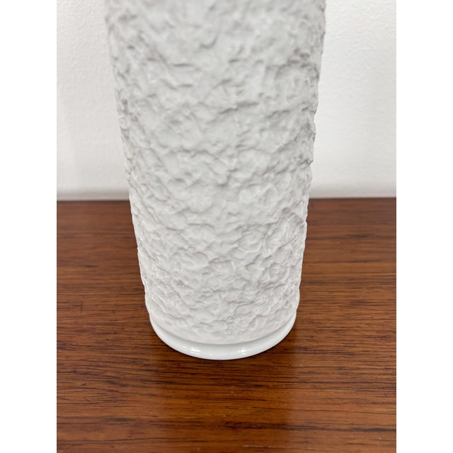 1970s White Porcelain Vase by Royal Pozellan Bavaria, Germany, 1970s For Sale - Image 5 of 7