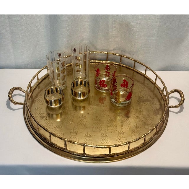 Culver Ltd. Monumental 1970s Etched Pineapple & Faux Bamboo Brass Round Tray by Turtle and Crane - Styled After Jacques Garcia For Sale - Image 4 of 12