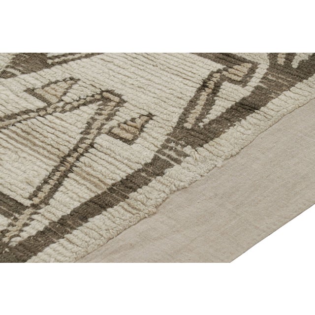 Vintage Turkish Rug With Geometric Patterns by Rug & Kilim For Sale In New York - Image 6 of 7