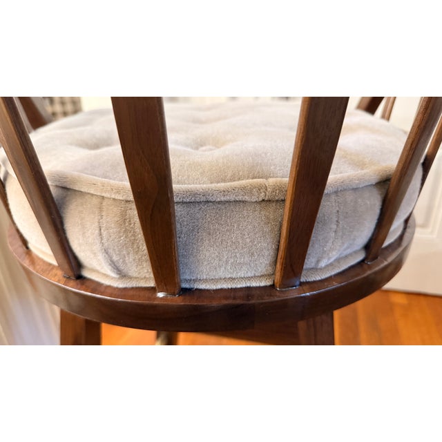 Brown 1960s Edward Wormley for Dunbar Sculptural Walnut Swivel Bar Stools in Mohair – Fully Restored Pair For Sale - Image 8 of 13