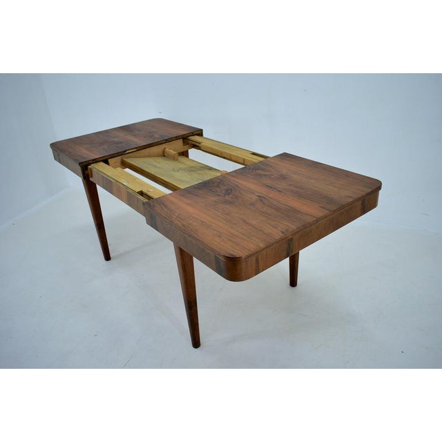 Czechoslovakian Extendable Dining Table in Walnut by Jindrich Halabala, 1940s For Sale - Image 15 of 18