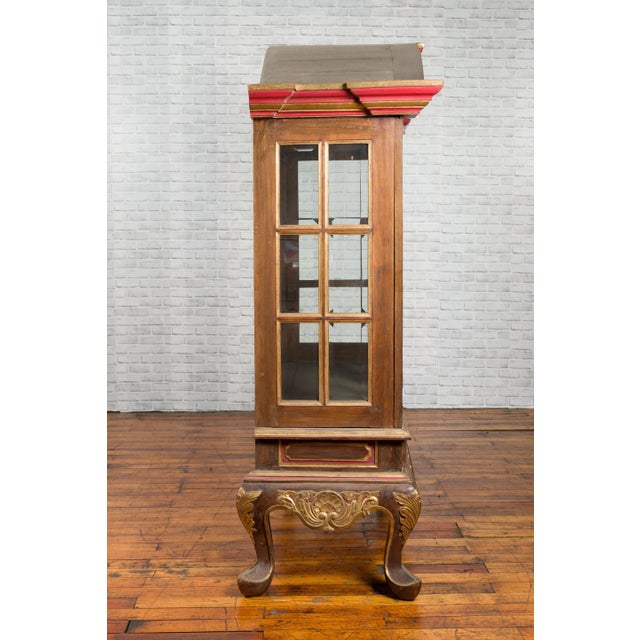 Dutch Colonial Early 20th Century Bonnet Top Gilded Cabinet with Glass Doors For Sale In New York - Image 6 of 13