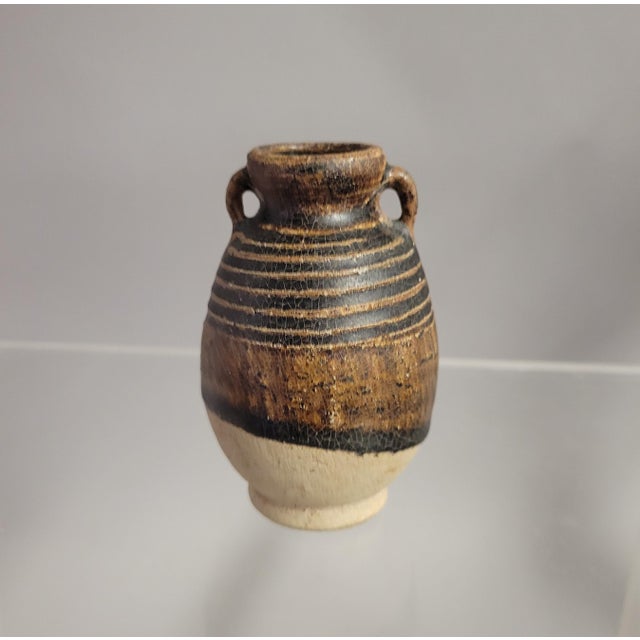15th Century & Earlier 14th Century Thai Brown Glaze Ringed Jarlet Jar Bottle For Sale - Image 5 of 8