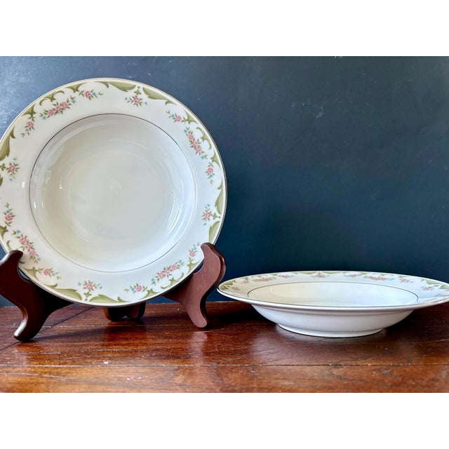 Vintage Wyndham China Soup Bowl in Lizbeth 341 Pattern 8 5/8" — Pink Roses For Sale - Image 4 of 10